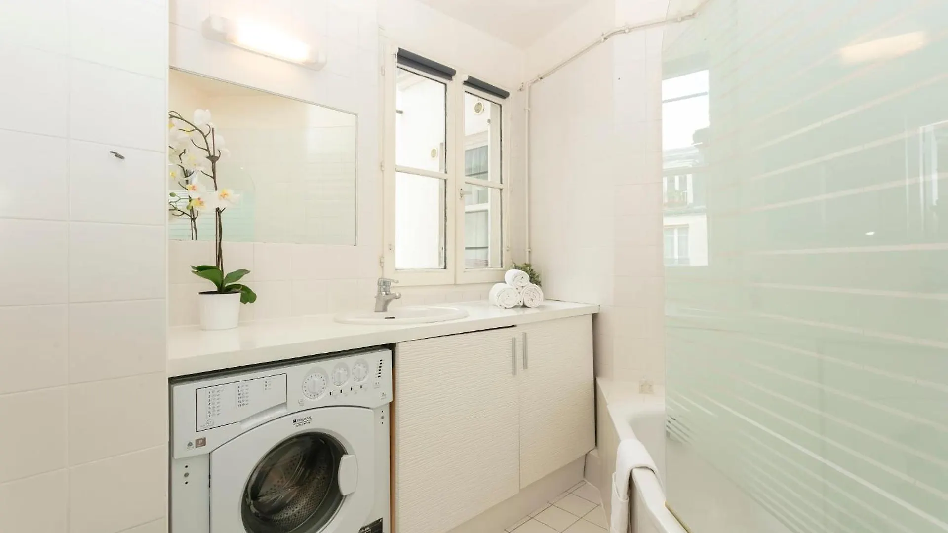 Notre-Dame - 1Br With Balcony - Cityapartmentstay Paris Apartment