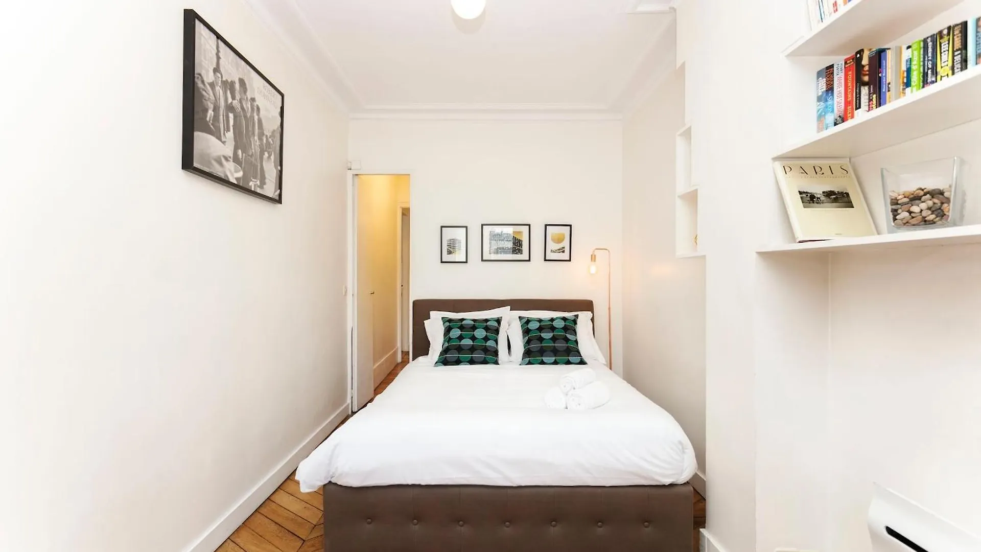 Notre-Dame - 1Br With Balcony - Cityapartmentstay Paris France