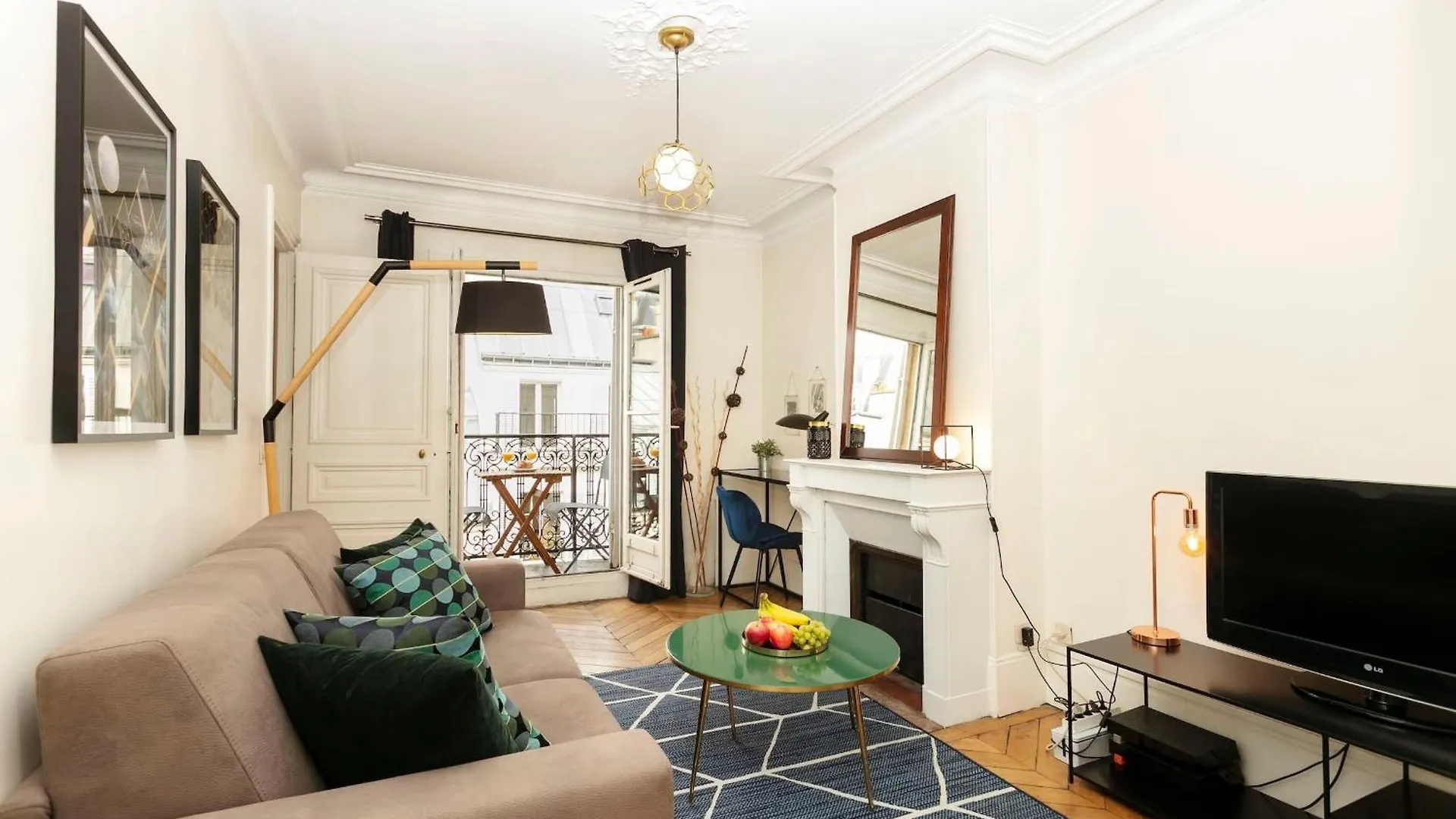 Notre-Dame - 1Br With Balcony - Cityapartmentstay Paris