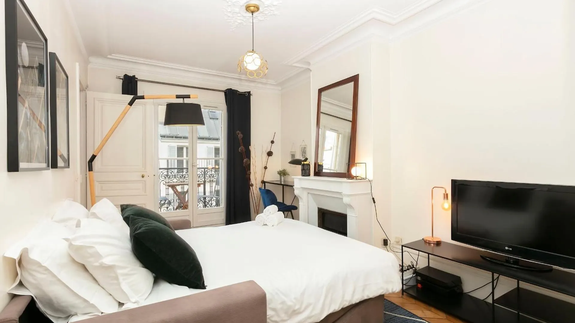 Notre-Dame - 1Br With Balcony - Cityapartmentstay Paris 0*,